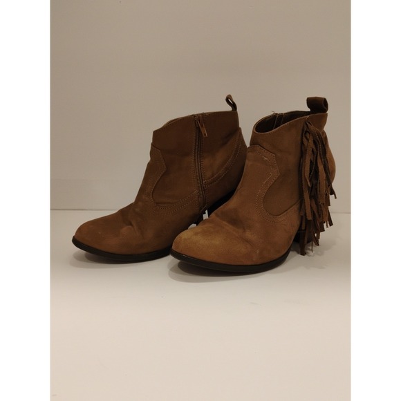 Ladies Qupid Booties Healed With Western Style Fringe Sz 7.5 - Picture 1 of 7